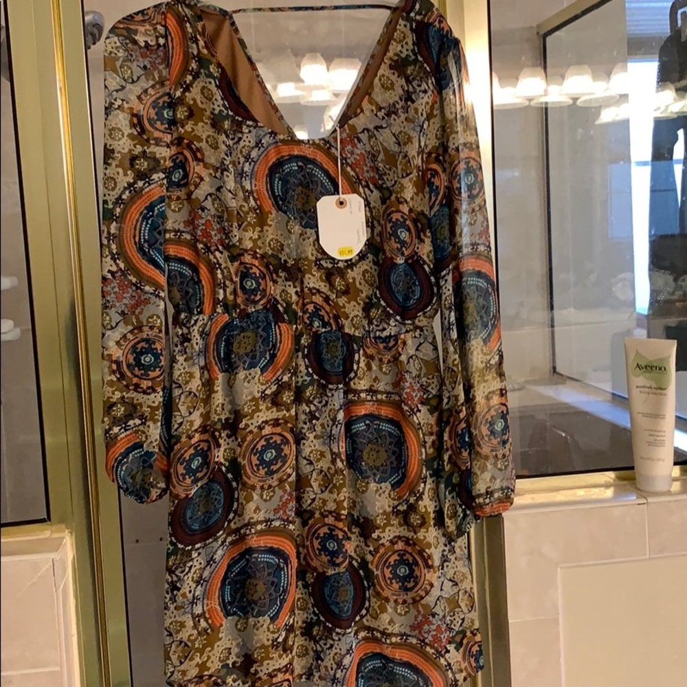 Dress - Picture 3 of 3